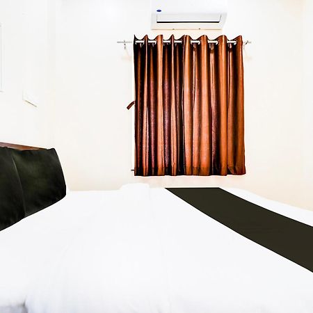 Hotel O Uts Stay In Nagpur Esterno foto