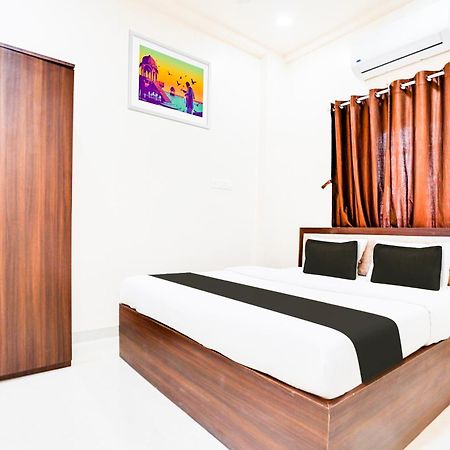 Hotel O Uts Stay In Nagpur Esterno foto