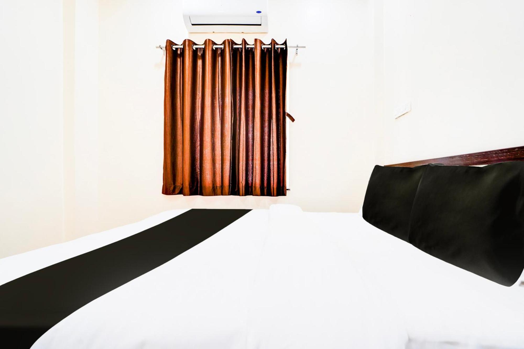 Hotel O Uts Stay In Nagpur Esterno foto