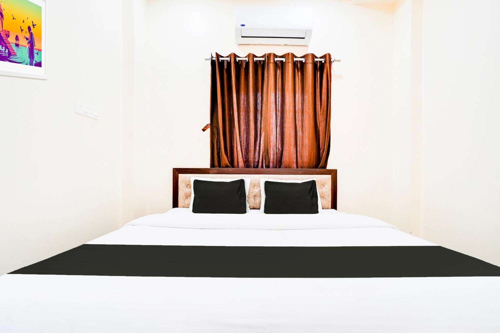 Hotel O Uts Stay In Nagpur Esterno foto