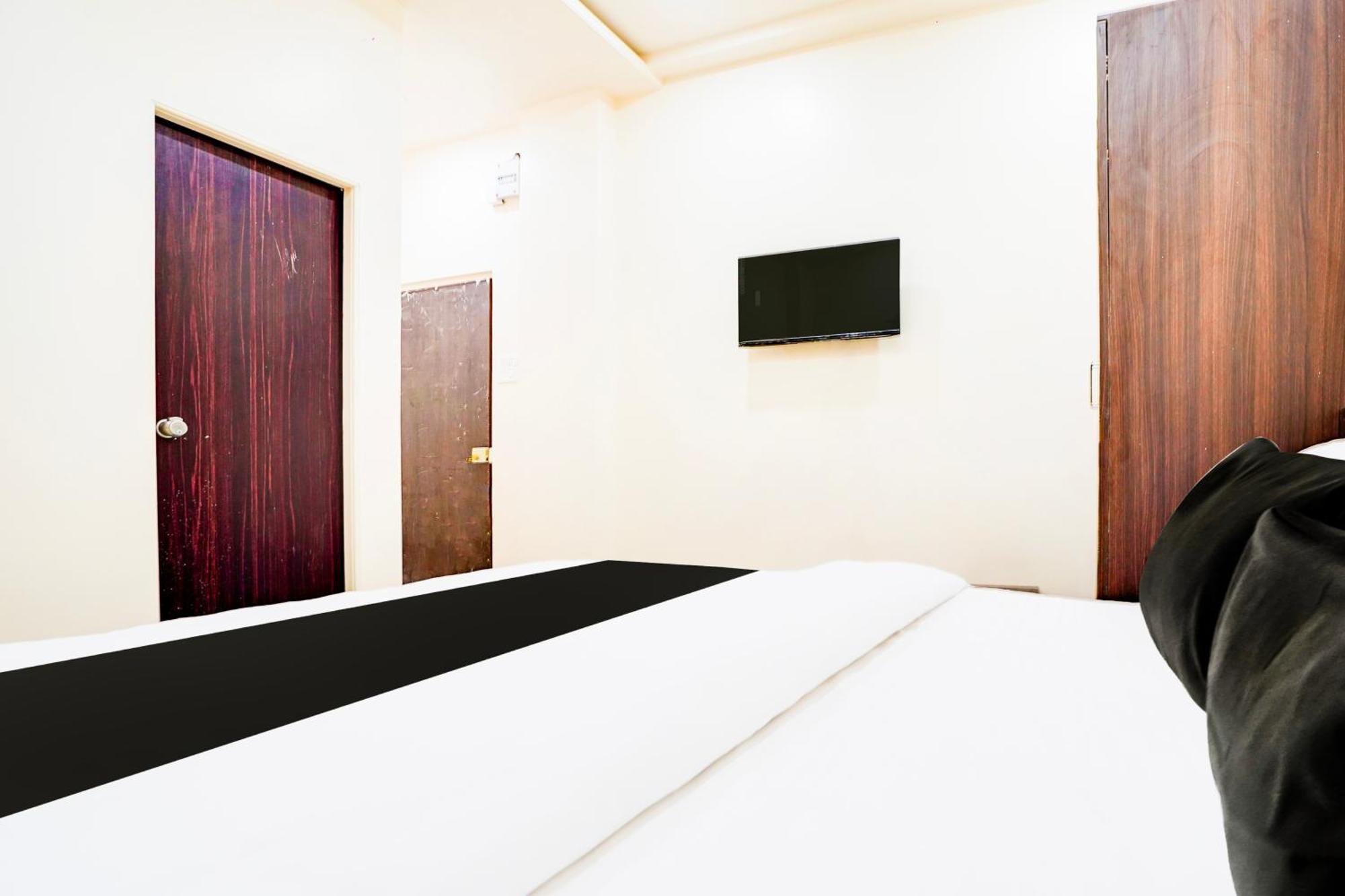 Hotel O Uts Stay In Nagpur Esterno foto
